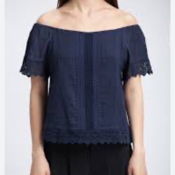ALICE + OLIVIA Jules Off the Shoulder Top Navy Blue Lace Embroidered Shirt Sz XS - Picture 1 of 13